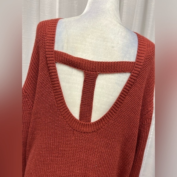 Boutique brand orange knit sweater with cut out detail on back | size Medium - Picture 5 of 6